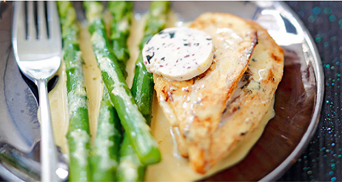 Filets de poulet garnis de beurre de truffe